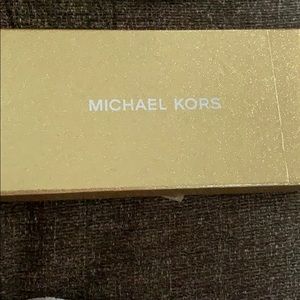Michael Kors giftable wallet